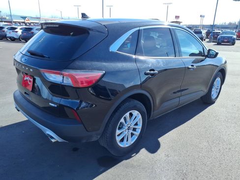 Used 2020 Ford Escape SE image 6