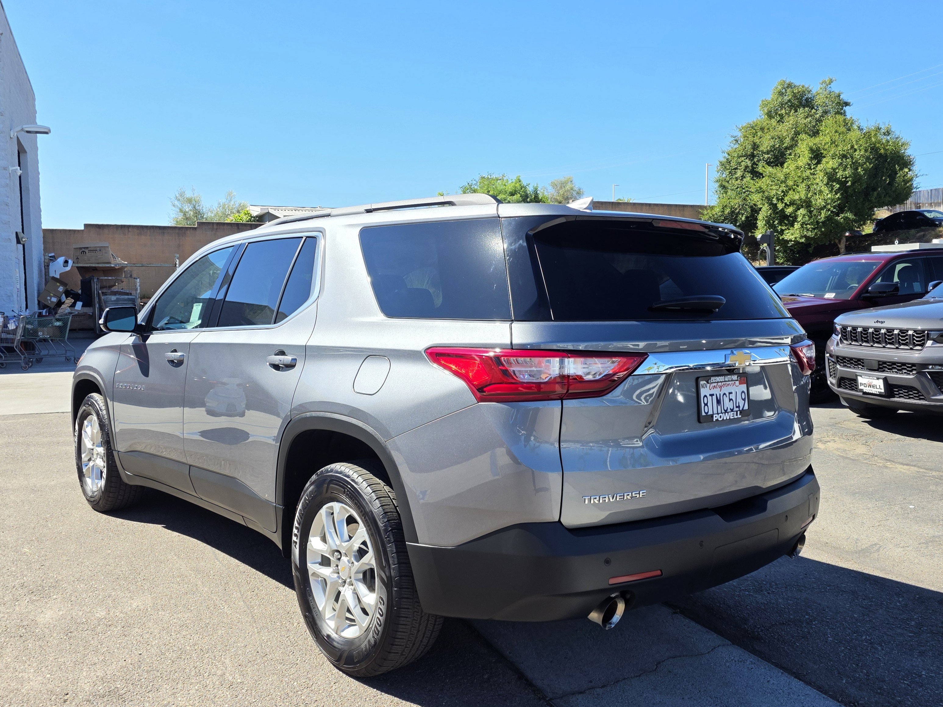 Used 2020 Chevrolet Traverse LT w/ LPO, Floor Liner Package FWD image 3