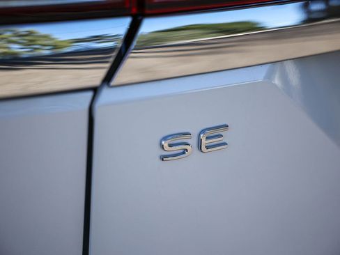 New 2026 Volkswagen Atlas SE image 10