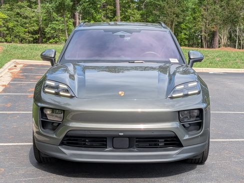 Certified 2025 Porsche Macan Electric RWD image 36