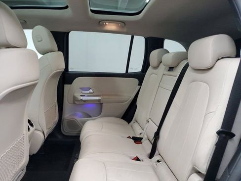 Used 2023 Mercedes-Benz GLB 250 4MATIC image 13