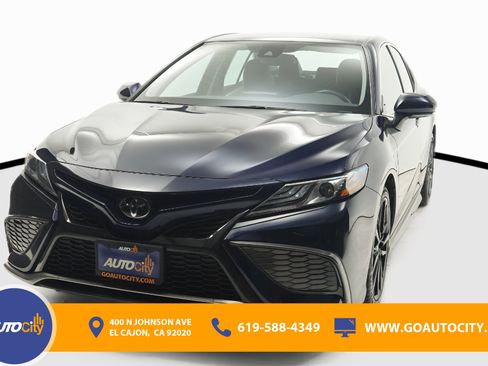 Used 2022 Toyota Camry XSE image 1