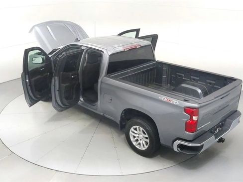 Used 2021 Chevrolet Silverado 1500 LT AWD/4WD image 47