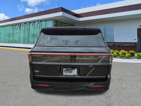 New 2025 Lincoln Navigator L Reserve AWD/4WD image 5