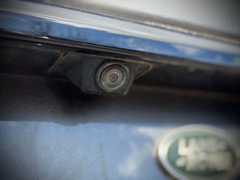 Used 2019 Land Rover Discovery Sport SE image 11