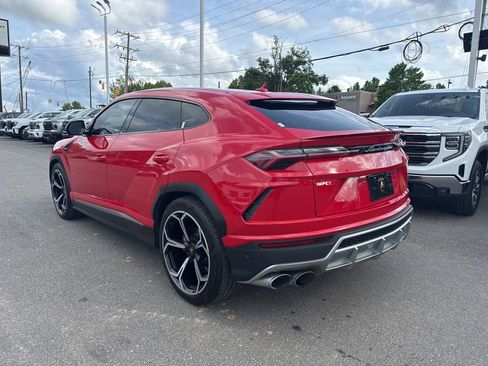 Used 2022 Lamborghini Urus AWD/4WD image 3