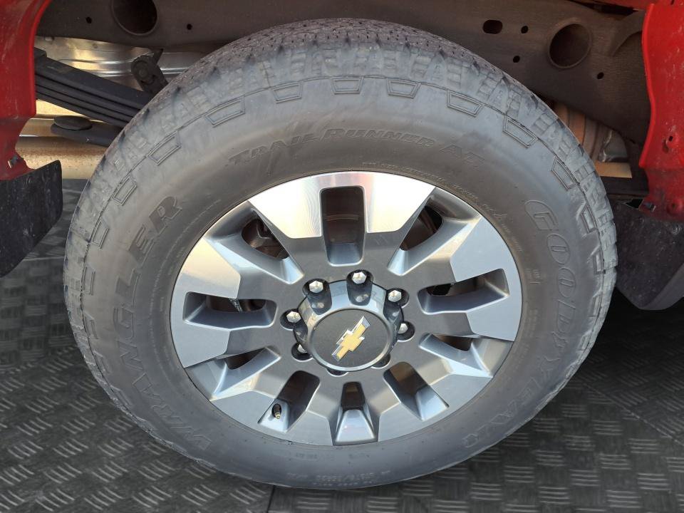 Used 2024 Chevrolet Silverado 2500 Custom w/ Custom Value Package AWD/4WD image 17