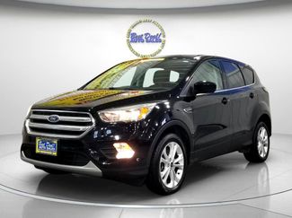 Used 2017 Ford Escape SE image 1