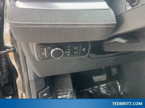 Certified 2025 Ford Mustang Mach-E GT image 41