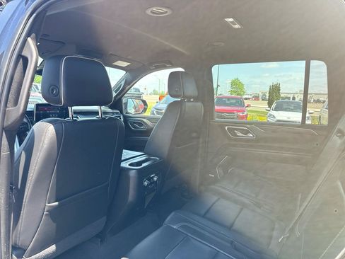 Used 2021 GMC Yukon XL SLT AWD/4WD image 24