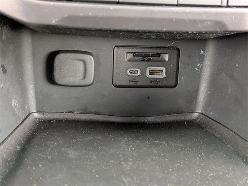 Used 2022 GMC Acadia AT4 w/ Technology Package image 27