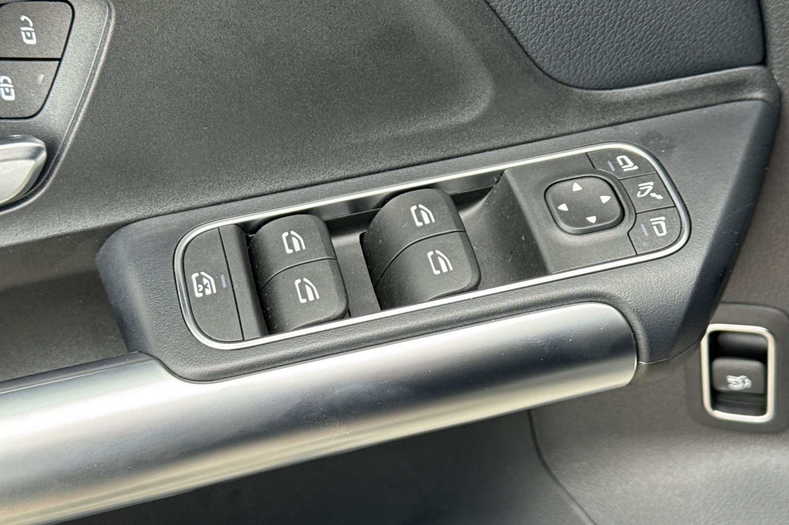 Used 2026 Mercedes-Benz GLA 250 4MATIC image 12