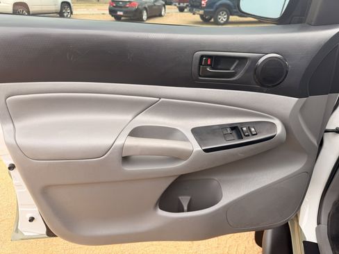 Used 2015 Toyota Tacoma 4x4 Access Cab image 14