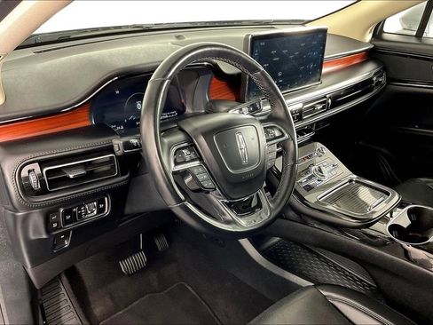 Used 2023 Lincoln Nautilus Reserve image 18