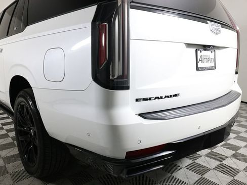 Used 2021 Cadillac Escalade ESV Sport Platinum w/ LPO, ONYX Package AWD/4WD image 45