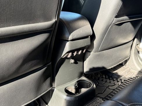 Used 2018 Jeep Wrangler Unlimited Willys Wheeler image 32