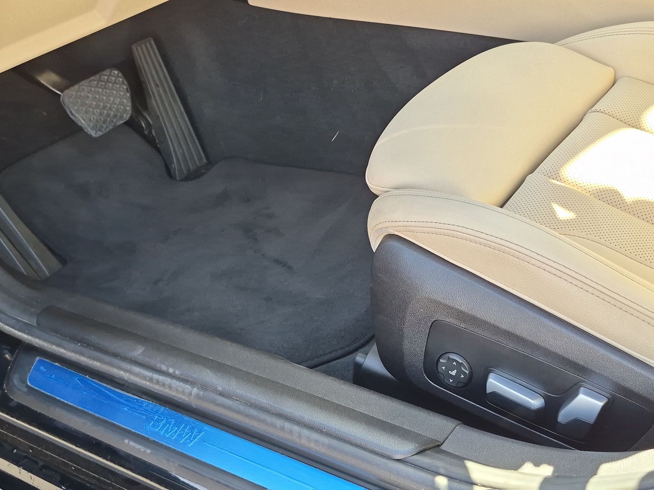 Certified 2023 BMW 330i Sedan w/ Premium Package RWD image 17