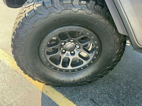 Used 2022 Jeep Wrangler Unlimited Rubicon w/ Xtreme Recon 35" Tire Package image 11