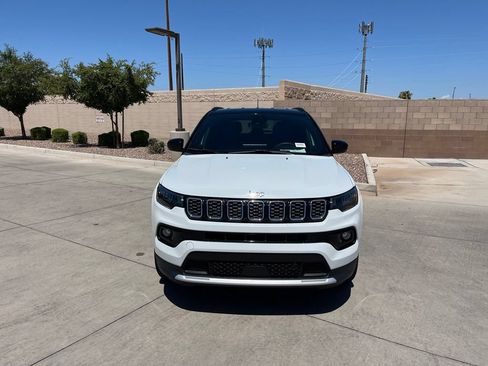 Used 2025 Jeep Compass Limited AWD/4WD image 3