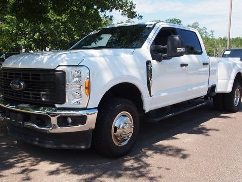 Certified 2023 Ford F350 XL w/ 360-Degree Camera Package AWD/4WD image 3