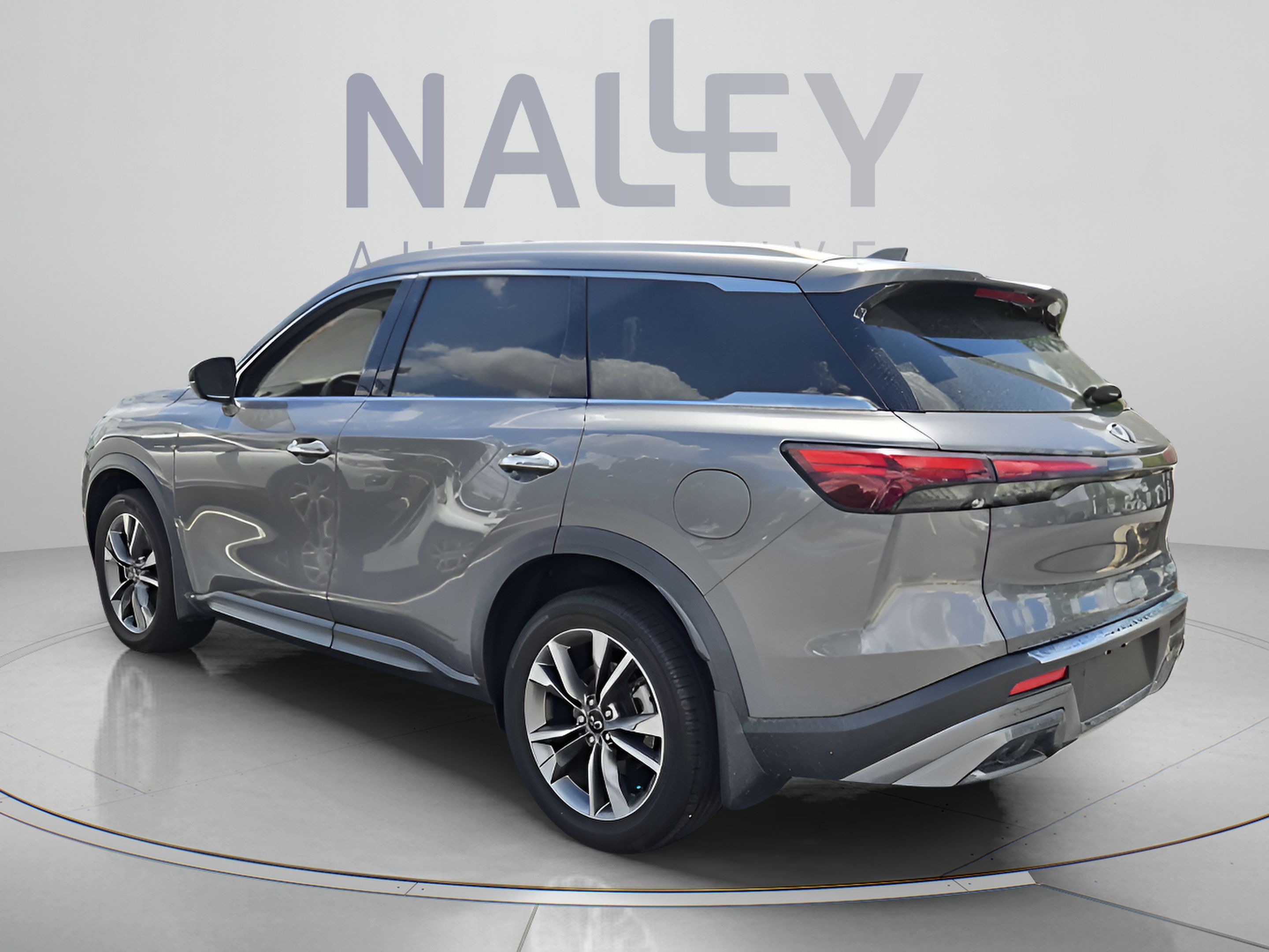 Used 2022 INFINITI QX60 Luxe w/ Cargo Package FWD image 3