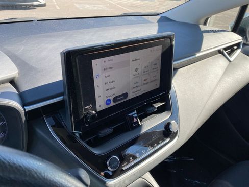 Used 2025 Toyota Corolla LE image 18