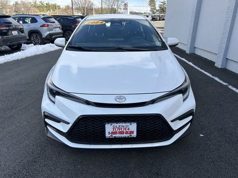 Used 2024 Toyota Corolla SE image 3
