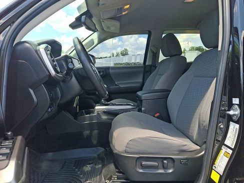 Used 2022 Toyota Tacoma SR5 AWD/4WD image 13