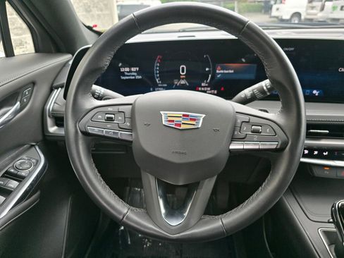 Used 2024 Cadillac XT4 Premium Luxury image 19