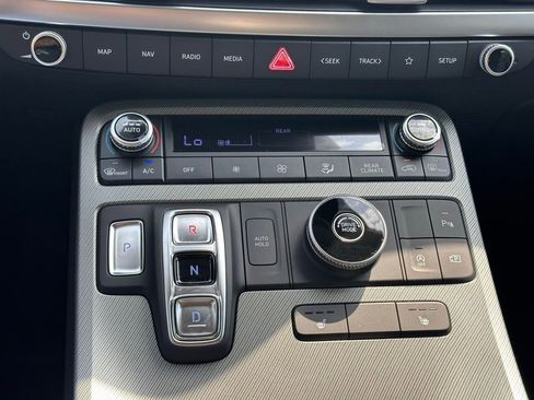 Certified 2025 Hyundai Palisade SEL image 32