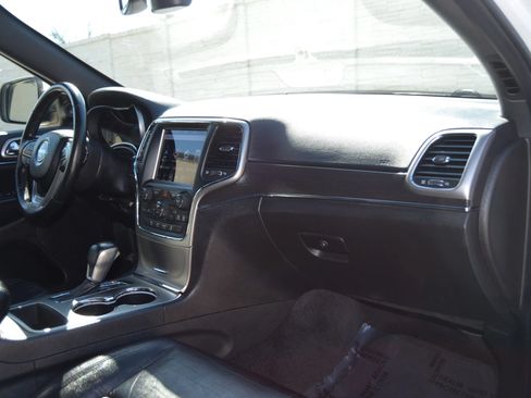 Used 2018 Jeep Grand Cherokee Limited RWD image 15