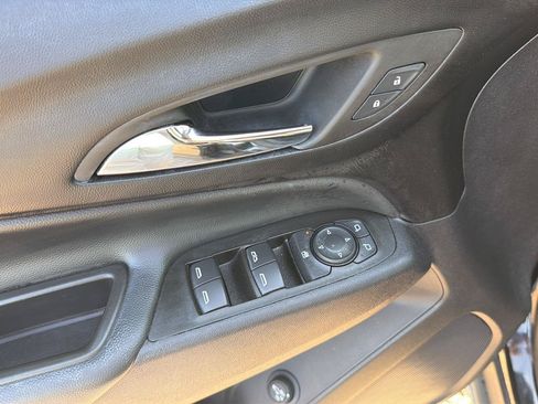 Used 2024 Chevrolet Equinox LT FWD image 18