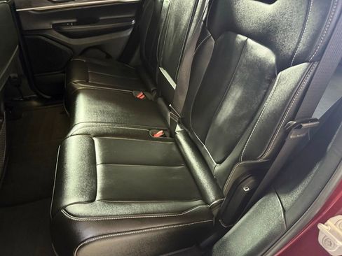 Certified 2023 Jeep Grand Cherokee Limited w/ Black Appearance Package image 14