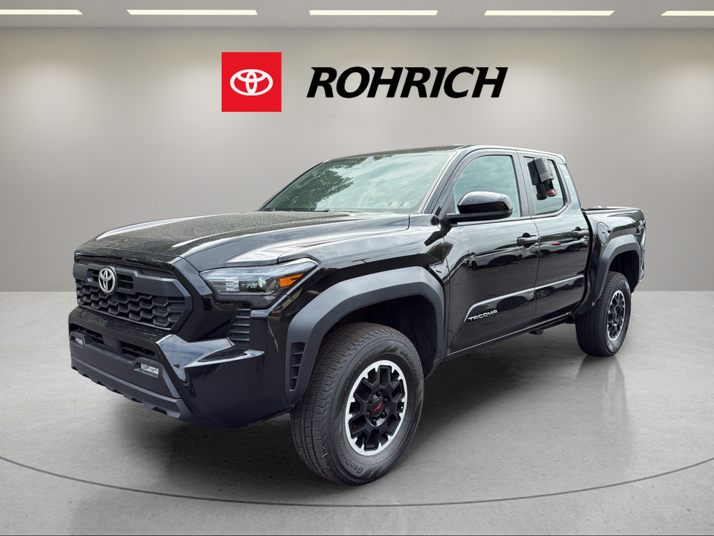 Used 2024 Toyota Tacoma TRD Off-Road AWD/4WD image 1