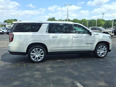 Used 2022 Chevrolet Suburban High Country w/ Max Trailering Package AWD/4WD image 8