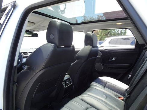 Used 2019 Land Rover Range Rover Evoque SE AWD/4WD image 13