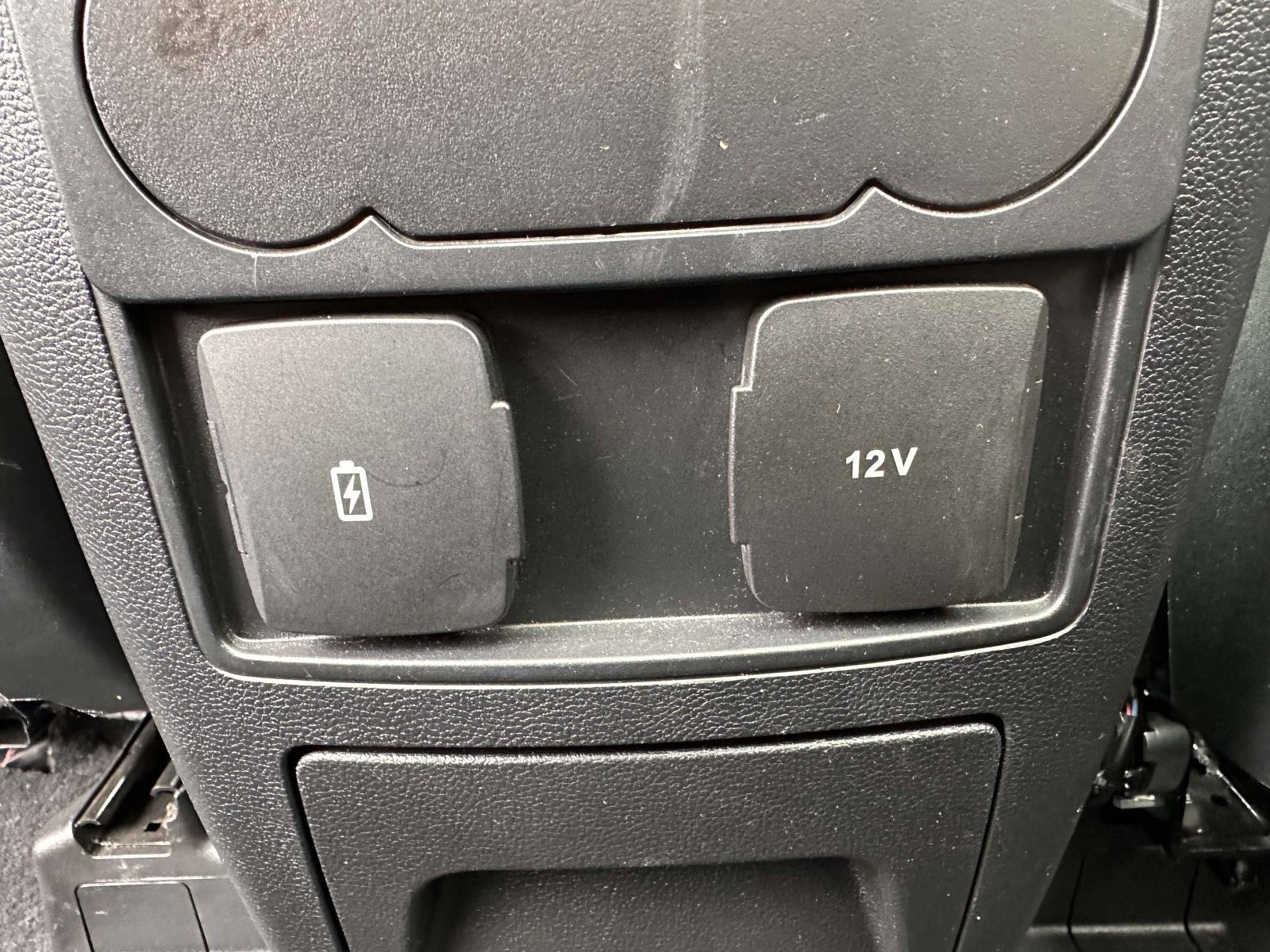 Used 2022 Ford Explorer XLT w/ Equipment Group 202A AWD/4WD image 17