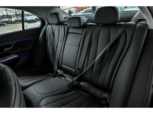 New 2026 Mercedes-Benz E 350 4MATIC Sedan image 9