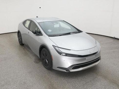 Used 2026 Toyota Prius Plug-In Hybrid FWD image 17