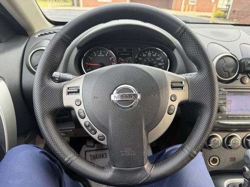 Used 2011 Nissan Rogue SV w/ Premium Pkg AWD/4WD image 16