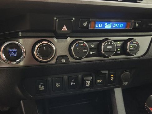 Used 2020 Toyota Tacoma TRD Pro AWD/4WD image 28