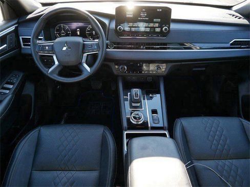 Used 2025 Mitsubishi Outlander SEL Black Edition image 11