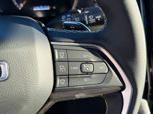 New 2025 Jeep Grand Cherokee Limited image 16