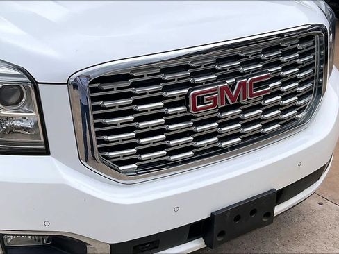 Used 2018 GMC Yukon XL Denali image 28