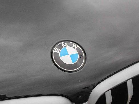 Used 2023 BMW X6 xDrive40i w/ Premium Package image 11