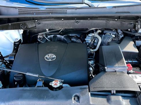 Used 2019 Toyota Highlander Plus image 32