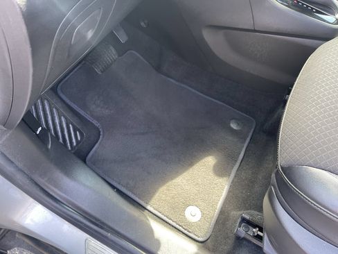Used 2020 Buick Encore Preferred w/ Safety Package FWD image 34