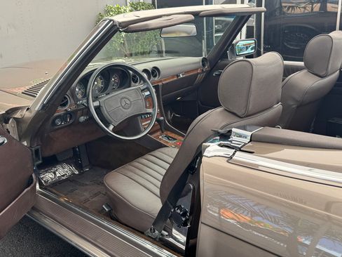 Used 1987 Mercedes-Benz 560 SL image 24