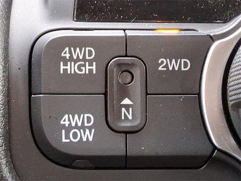 Used 2024 RAM 2500 Tradesman w/ Chrome Appearance Group image 26