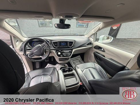 Used 2020 Chrysler Pacifica Touring-L image 13
